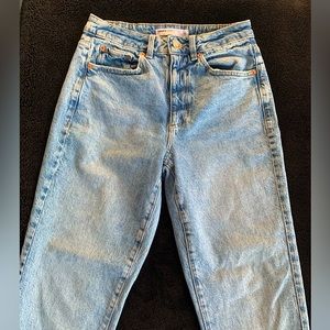 GARAGE - Size 3 Women’s high waisted light-washed jeans (straight cut).